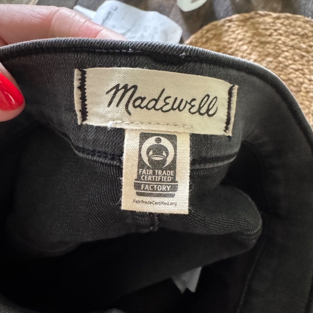 Madewell High Rise 10" Raw Hem Jeans Size 28 - Picture 4 of 4
